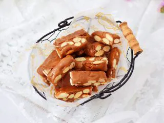 海盐杏仁太妃糖,成品图