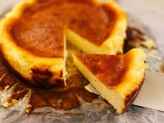 巴斯克芝士蛋糕,最后附上切好的美图🥰