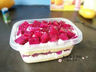 火龙果盒子蛋糕,敏茹意作品~火龙果盒子蛋糕