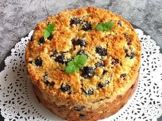 蓝莓秒芙蛋糕,香喷喷的蓝莓芝士妙芙蛋糕就做好了😋