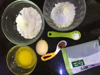 三色法式玛德琳蛋糕,所有的材料准备好,黄油先溶化为液体待用