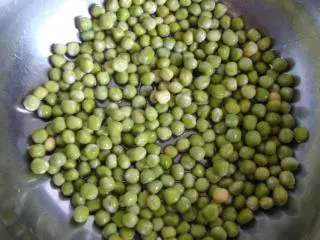 法国家常菜：红酒烩鸡,加少量盐煮熟过凉