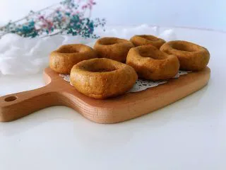 黑豆渣窝窝头,焖五分钟后再开锅。