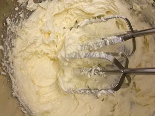 巴斯克芝士蛋糕,打到奶油奶酪基本顺滑柔软