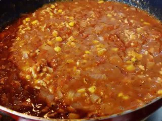 牧羊人派(Shepherd’s pie),大火收汁。