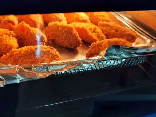 鸡翅酿地瓜泥,放入烤箱