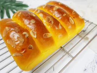 南瓜泥黄金软排包,成品