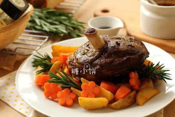 【迷迭香烤羊腿】中西混搭版