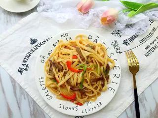 黑椒牛排炒意面,小朋友爱吃！