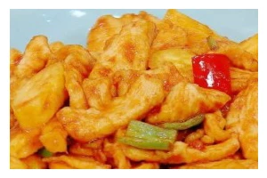 三色甜酸菠萝鸡的制作方法（让你在家尝到外面餐厅的味道，快来试试吧！）