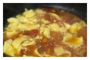 银芽煮面片，美味健康的家常美食（家常料理，健康饮食，营养搭配）