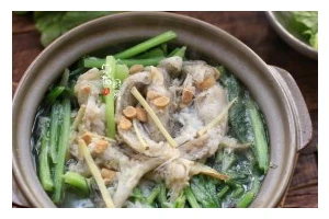 教你轻松做出美味的丸子芥菜沙锅煲（用最新鲜的食材，尝试不同口味的煲仔菜肴）