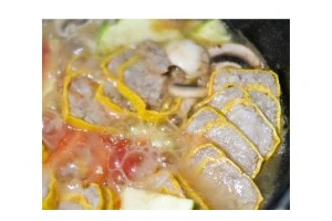 美味三鲜蛋卷的制作方法（健康营养又简单易做，三鲜蛋卷，让你一次爱上它）