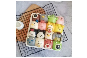 迪士尼挤挤小馒头