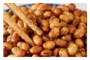 酸辣黄豆，美味健康的家常小吃（以酸辣为主的黄豆佳肴，营养丰富，口感独特）