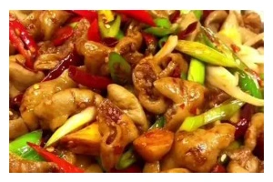 美食探秘（传统美味不容错过，以猪肠为主打食材，让你回味无穷）