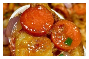 用洋葱炒土豆，做出香气四溢的美味佳肴（简单易学的土豆炒菜，让你感受到不同的风味体验）