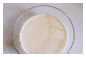 学会制作香滑牛奶布丁的完美方法（手把手教你制作口感顺滑的布丁甜品）