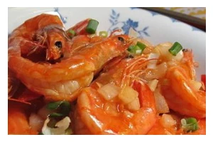 糖醋虾仁的制作方法（一道简单易学的美食佳品）