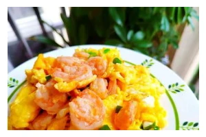 尝鲜美味，蟹肉虾仁滑蛋的做法大公开！（家常菜谱，简单易学，快来一起品尝吧！）