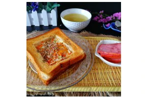 快手早餐&吐司鸡蛋烤火腿&小米粥