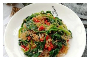 油菠菜好吃又健康（从菜品的选择到烹饪技巧，教你制作一道色香味俱佳的油菠菜）