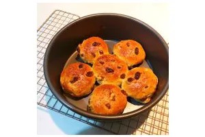 超软的葡萄干小餐包