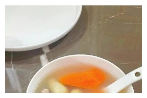 轻松学会猪筒骨老火汤的做法（传统手艺，暖身养胃！）