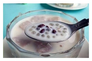 香芋栗子西米露的制作方法（教你轻松做出又香又甜的冰凉甜品）