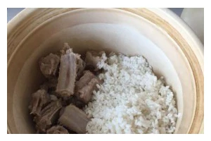 美味生蚝排骨粥的做法（鲜美营养的生蚝排骨粥，简单易学）
