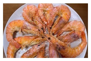 如何制作美味的盐焗大虾（一步步教你制作最受欢迎的海鲜美食）