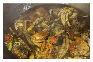 美味香辣蟹爪的做法（辣到你流汗的最佳选择！）