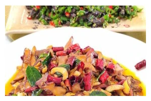 以真菌煲为主的营养煲汤做法（健康美味，吃出自然的美好生活）