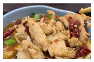 水煮嫩鸡片的制作方法（健康美味的家常美食）