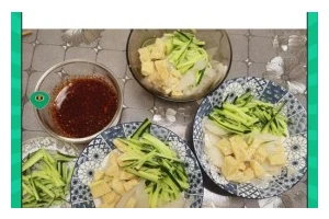 家常凉皮的制作方法（从面团到调料，一步步教你做正宗的凉皮）