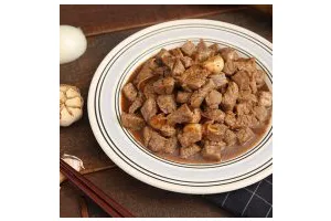 西餐中做的天津名菜，黑蒜子牛肉粒