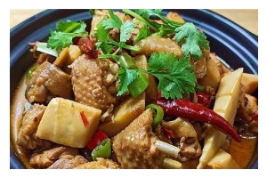 美食必备，野生菌烧鸡（采自大自然的美味，快来试试吧！）