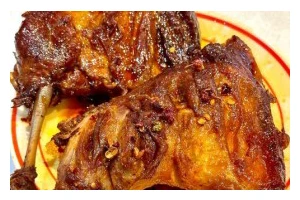 香辣鸭腿的制作方法（不一样的口感，让你大快朵颐）