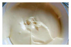 用椰香蛋白霜制作美食（美味不用等待，让椰香滋味带给你惊喜）