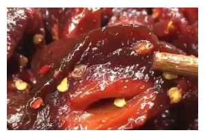 双椒炒肉干，香辣可口！（体验双椒独特魅力，炒出肉干口感！）