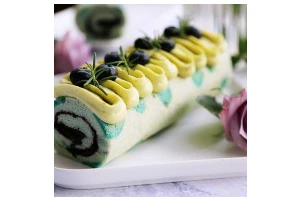 百变水果  蝶豆花蛋糕卷.百香果蓝莓馅