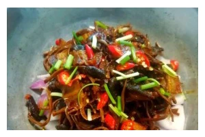 鲜香可口的双椒茶树菇大餐（多样变化，美味不断升级）