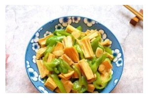 莴苣炒腐竹，美味健康的家常菜（如何做出营养丰富的莴苣炒腐竹？）