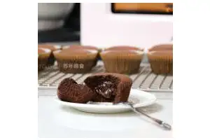巧克力熔岩杯子蛋糕