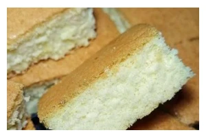 圣女果全蛋海绵蛋糕杯的制作方法（让你轻松做出美味清爽的小点心）