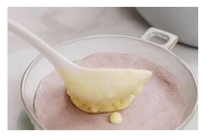 学会制作美味的以西米豆沙布丁（一份细腻入味的甜品）
