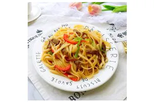 黑椒牛排炒意面