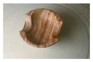 紫苏鸡蛋盒子的做法（用鸡蛋盒子打造独特美食）