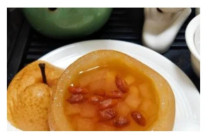 冬日养生暖心品——冰糖红枣炖雪梨（寒冬之际，为身体添暖）