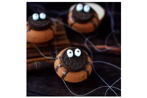 万圣节甜甜圈蜘蛛蛋糕